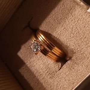 Gold tone wedding set w/cz